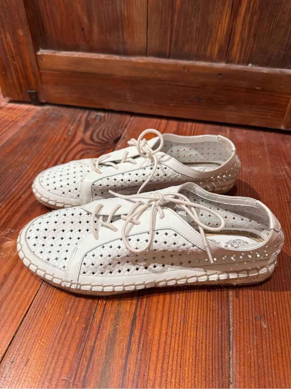N/A classic white